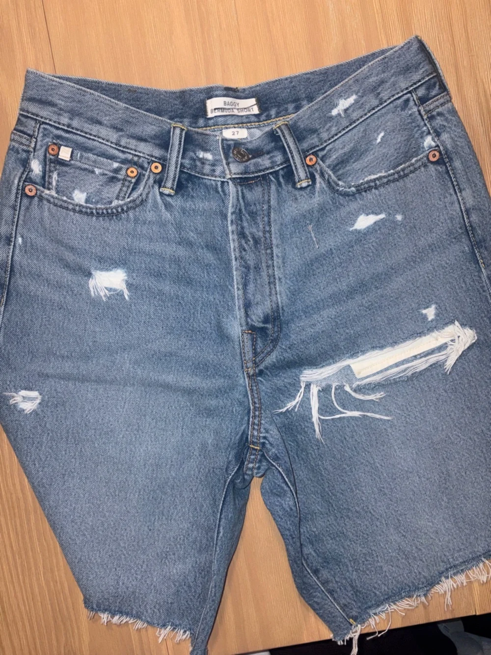 American Eagle Baggy Bermuda Denim Shorts Distressed Size 27